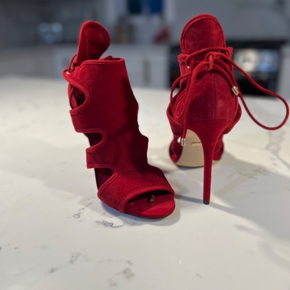 Candy Apple Reds - Size 8 - Picture 2 of 2